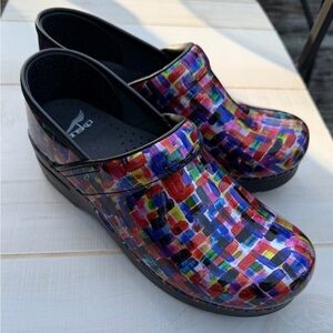 Dansko Professional Color Block Patent Leather Womens Clogs 39 EU 8.5-9 US NWOT